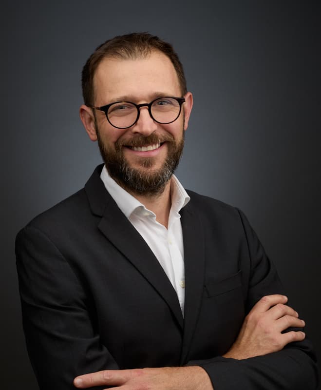 Dr Marc Szadkowski — chirurgien orthopédiste